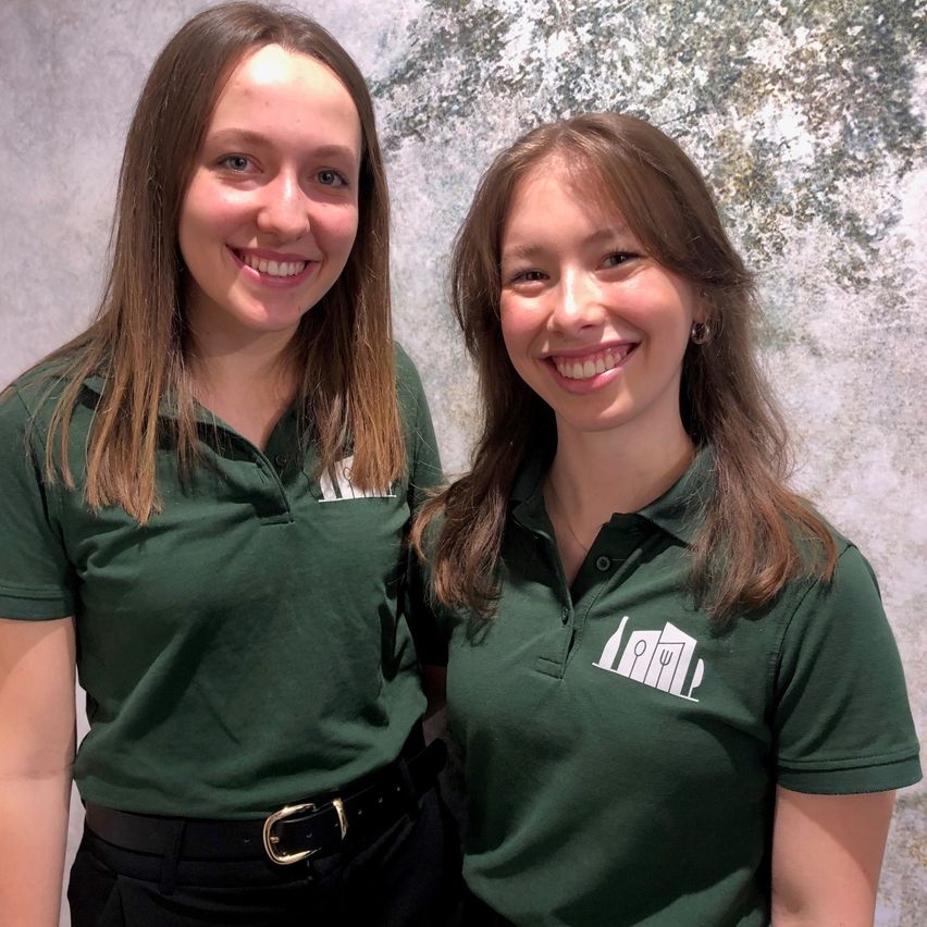 Bild enthält, Blouse, Face, Person, Photography, Portrait, T-Shirt, Sleeve, Female, Girl, Teen