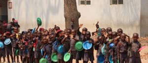 Bild enthält, Boy, Child, Male, Person, Clothing, Shorts, Face, Head