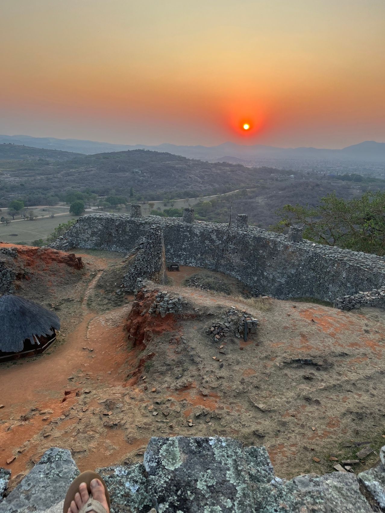 Bild enthält, Rock, Nature, Outdoors, Sky, Soil, Wilderness, Horizon, Sunset, Scenery, Sunrise