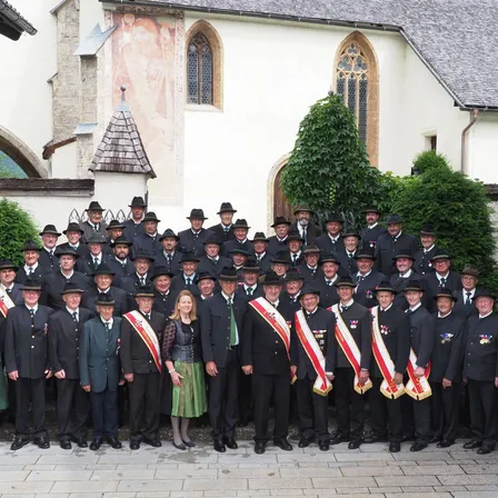 Gruppenbild an der Friedhofstiege zum 125-jährigen Bestandsjubiläum 2024
