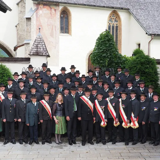 Gruppenbild an der Friedhofstiege zum 125-jährigen Bestandsjubiläum 2024