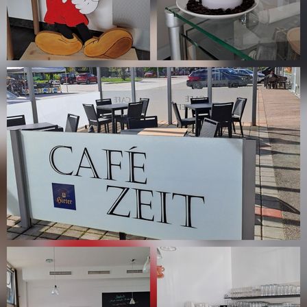 Eine Collage von Bildern eines Cafés. Das oberste Bild zeigt eine hölzerne Micky-Maus-Figur. Das mittlere Bild zeigt das Äußere eines Cafés mit Tischen und Stühlen. Das untere Bild ist ein Schild für Cafe Zeit.