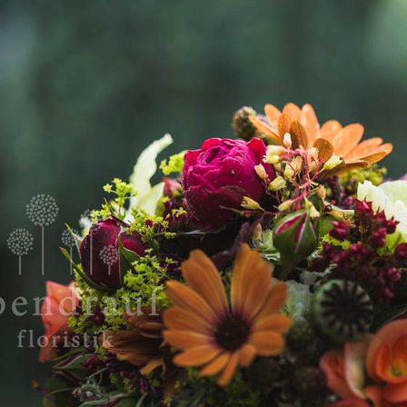 Bild enthält, Flower, Flower Arrangement, Flower Bouquet, Plant, Art, Floral Design, Graphics, Pattern, Rose, Petal