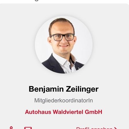 Ein Visitenkarte mit dem Foto eines Mannes, Name Benjamin Zeilenger, Rolle Mitgliedskoordinator und Firmenname Autohaus Waldviertel GmbH. Die Symbole für Telefon, E-Mail und Profilansicht sind ebenfalls vorhanden.