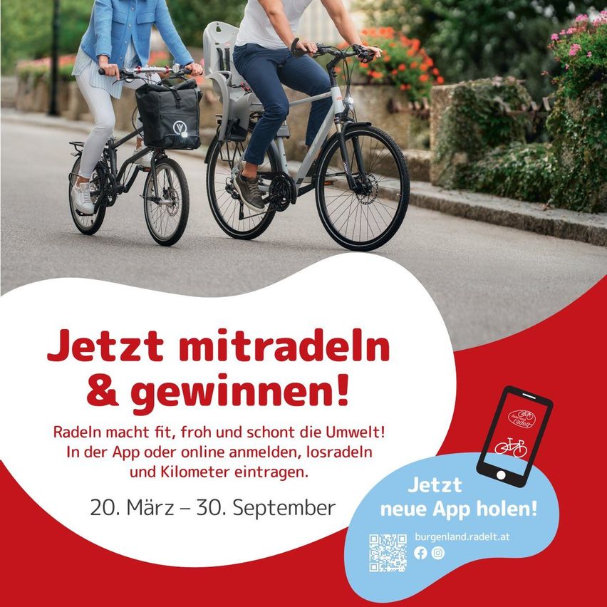 Zwei Personen fahren Fahrräder, eine mit Kindersitz. Der Plakattext lautet 'Jetzt mitradeln & gewinnen!' mit einem Telefonsymbol. Der Zeitraum ist vom 20. März bis 30. September.