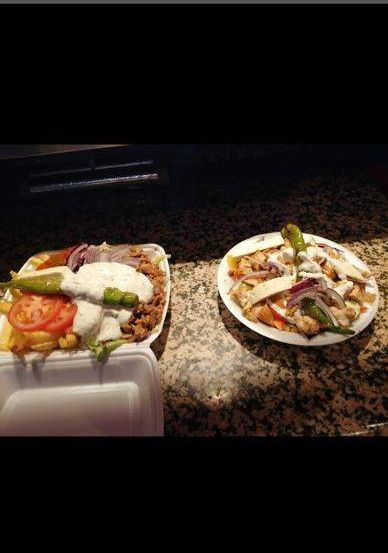 Bild enthält, Food, Lunch, Meal, Cafeteria, Indoors, Restaurant, Dish, Food Presentation