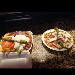 Bild enthält, Food, Lunch, Meal, Cafeteria, Indoors, Restaurant, Dish, Food Presentation