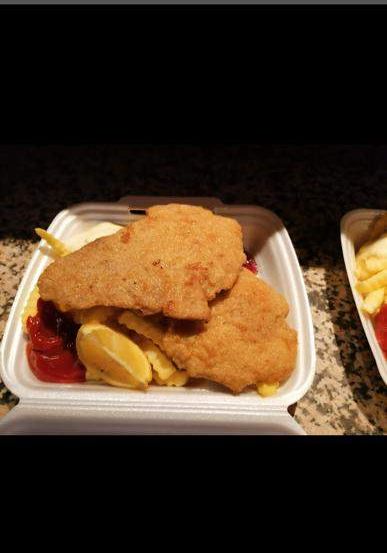 Bild enthält, Food, Lunch, Meal, Fried Chicken, Nuggets, Ketchup