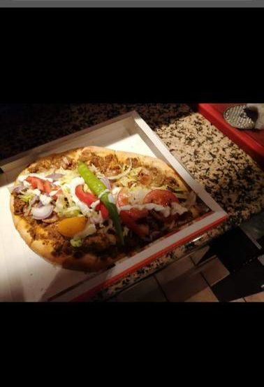 Bild enthält, Food, Pizza, Lunch, Meal