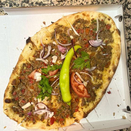 Bild enthält, Food, Food Presentation, Pizza, Cilantro