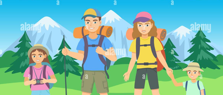 Fünf Personen, darunter zwei Erwachsene und drei Kinder, wandern auf einer Wiese. Sie tragen Rucksäcke und halten Händchen. Im Hintergrund befinden sich Bäume und Berge.