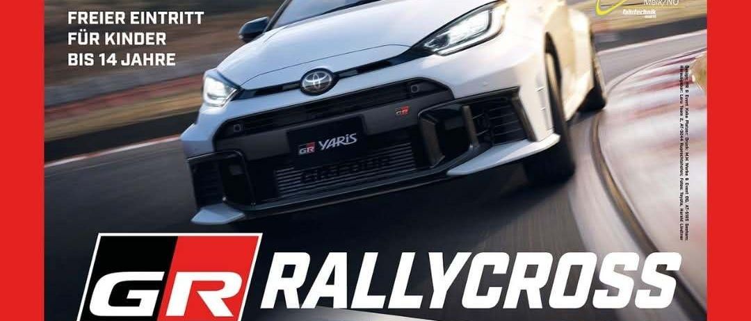 Plakat für die GR Rallycross-Veranstaltung am 18. und 19. April 2026 mit Autos und dem GR-Logo. Beinhaltet die RX-Staatsmeisterschaft, FIA Zentraleuropa-Serie und andere Events. Freier Eintritt für Kinder bis 14 Jahre.
