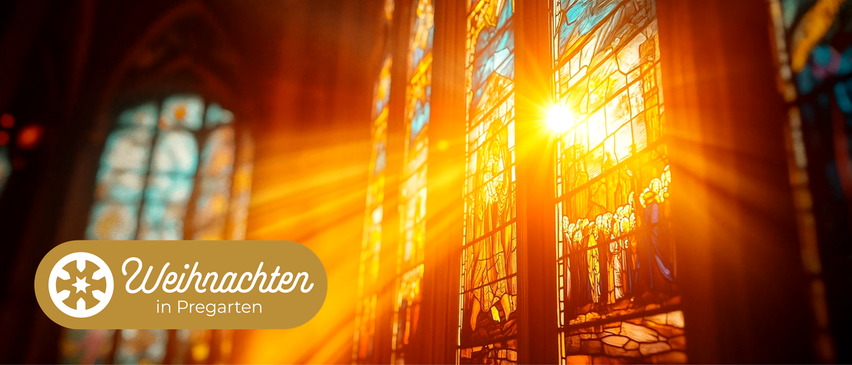 Ein Kircheninneres mit bunten Glasfenstern, die ein warmes Licht werfen. Das Wort 'Lichten' ist in Weiß am unteren Rand geschrieben.