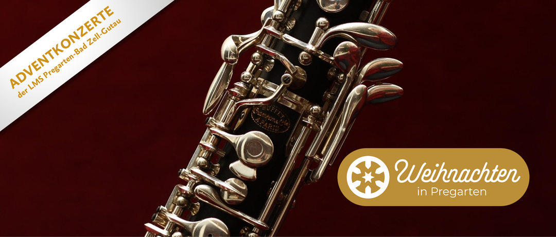 Ein Nahaufnahme eines schwarzen und silbernen Oboe mit rotem Hintergrund. Das Instrument hat mehrere Tasten und ein Sternlogo.