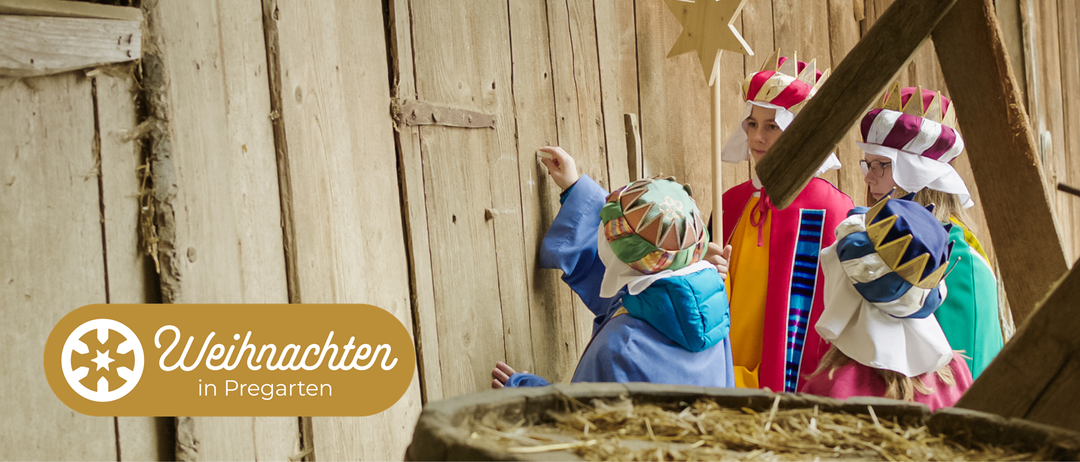 Bild enthält, Costume, Person, Hat, People, Wood, Adult, Female, Woman, Face, Outdoors