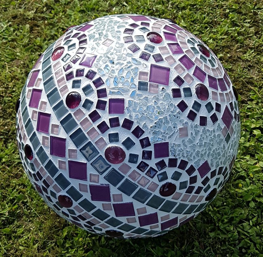 Bild enthält, Sphere, Soccer, Soccer Ball, Sport, Rugby, Rugby Ball, Art, Tile, Mosaic