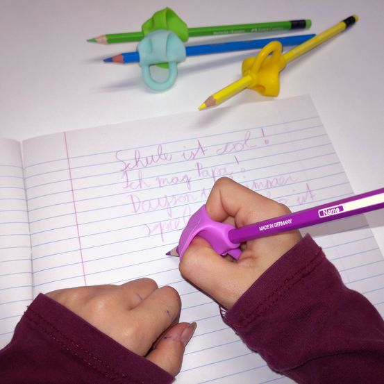 Bild enthält, Pen, Person, Writing, Baby