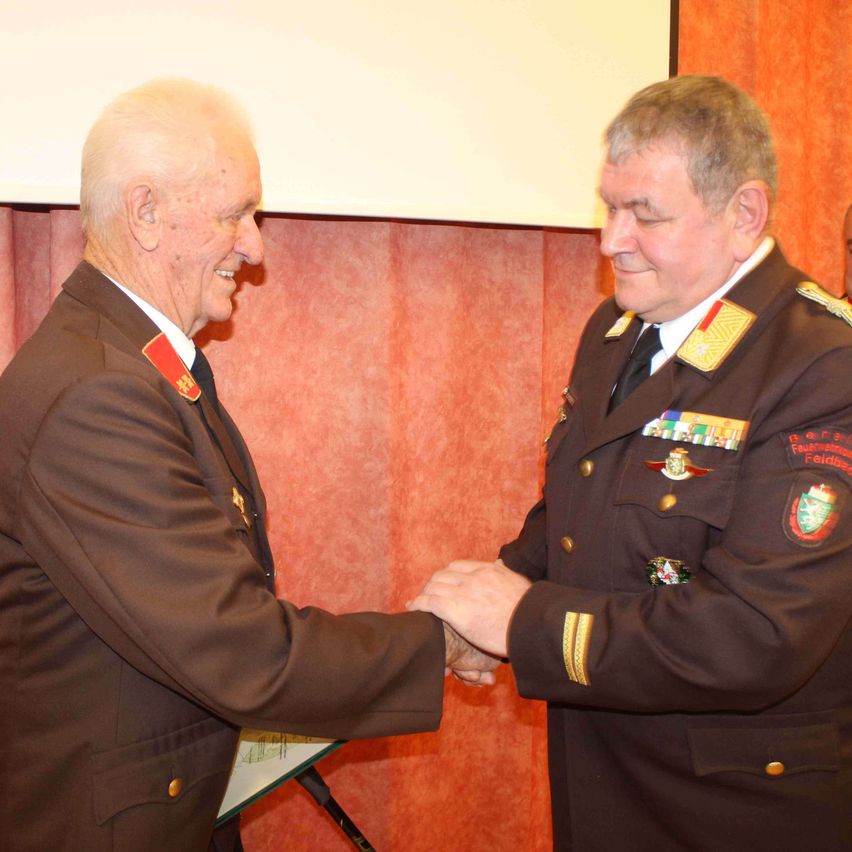 Bild enthält, Officer, Person, Military, Military Officer, Adult, Male, Man, Suit, Face, Tie