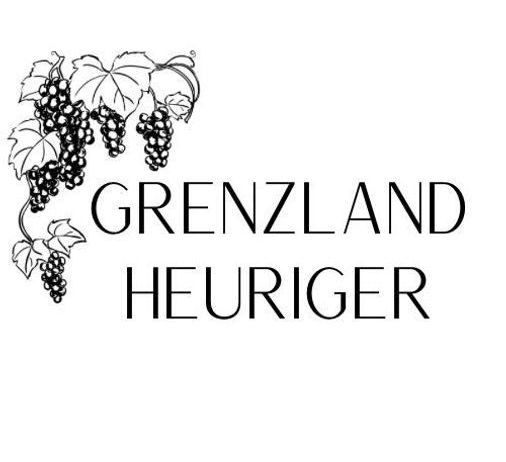 Das Schwarz-Weiß-Logo für Grenzland Heuriger zeigt eine Traube und Blätter. Der Text ist fett und stilisiert und lautet Grenzland Heuriger.
