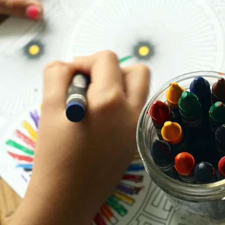 Crayon, Person