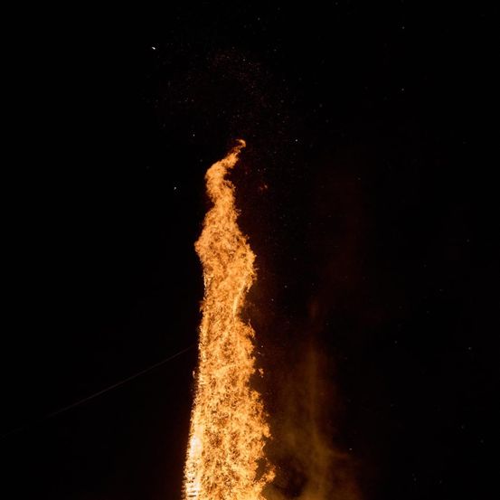 Bild enthält, Fire, Flame, Bonfire