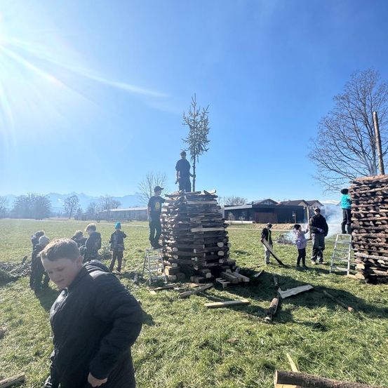 Bild enthält, Person, Adult, Male, Man, Landmark