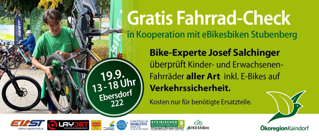 Ein Plakat für eine kostenlose Fahrradfahrt in Ebersdorf am 19. September von 13 Uhr bis 18 Uhr. Die Veranstaltung ist in Zusammenarbeit mit eBikes und bietet eine Überprüfung von Kinderfahrrädern durch einen Fahrradexperten. Das Plakat ist grün mit weißen und schwarzen Texten.