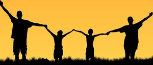 Bild enthält, Silhouette, Body Part, Hand, Person, Adult, Male, Man, Holding Hands, People