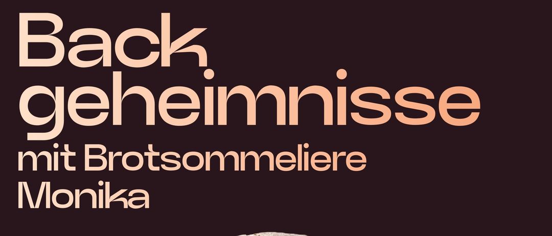 Werbeposter für einen Brotbackkurs von Monika. Der Kurs findet am Mittwoch, 19. November 2025, um 18 Uhr statt. Ort: Lehrküche der Mittelschule NNI. Kosten: 30€. Monika übernimmt die Kosten.