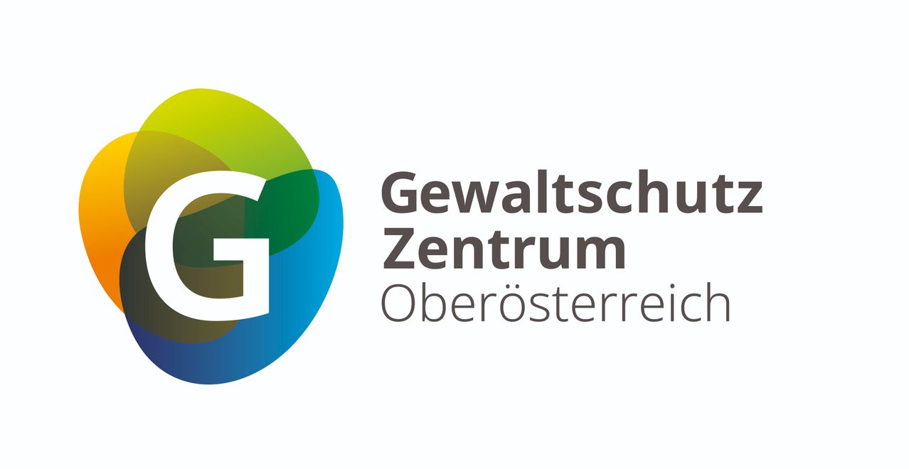 Das Logo des Gewaltschutz Zentrums Oberösterreich zeigt ein stilisiertes 'G' in Grün, Blau und Gelb, neben den Worten Gewaltschutz Zentrum Oberösterreich.