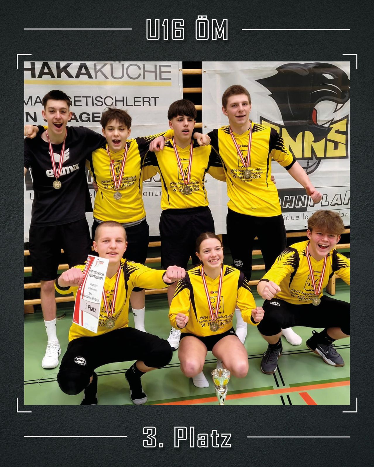 Bild enthält, People, Person, Shorts, Boy, Child, Male, Teen, Team, Face, Shoe