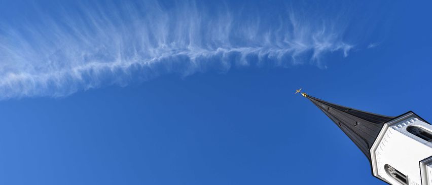 Bild enthält, Spire, Tower, Clock Tower, Nature, Outdoors, Sky, Bell Tower