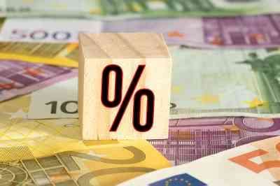 Bild enthält, Number, Symbol, Text, Money