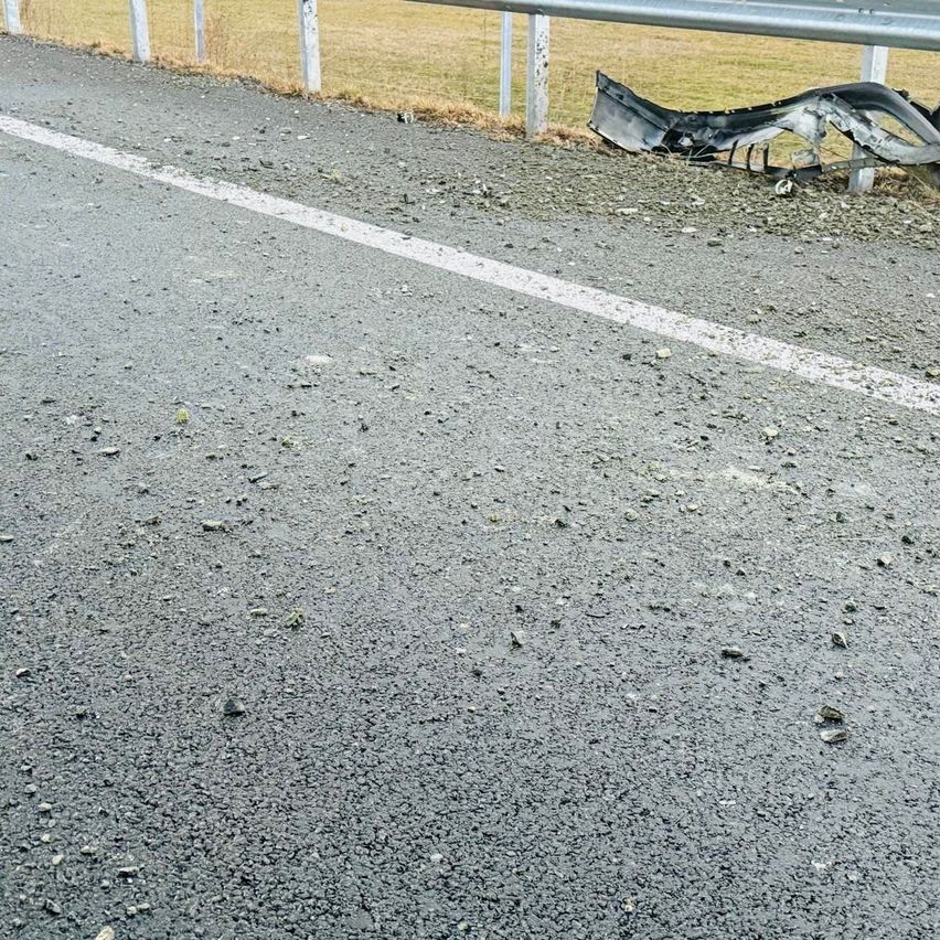 Bild enthält, Road, Tarmac, Tar