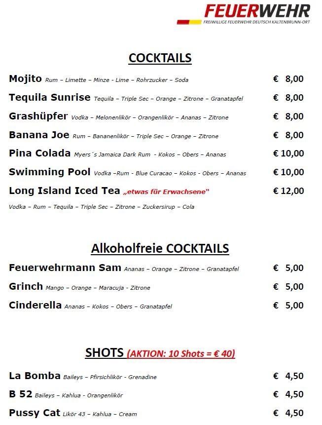 Ein Menü mit einer Auswahl an Cocktails, einschließlich alkoholischer und alkoholfreier Optionen, mit Preisen in Euro. Die Cocktails sind kreativ benannt, wie 'Mojito' und 'Tequila Sunrise'. Das Menü enthält auch ein Sonderangebot für 10 Shots für 40 Euro.