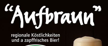 Ein Plakat mit einem Glas Toni Brau Bier, Brezeln und Würstchen. Das Plakat hat einen gelben Hintergrund mit schwarzem Text. Das Bier ist in einem hohen Glas mit schaumigem Kopf.