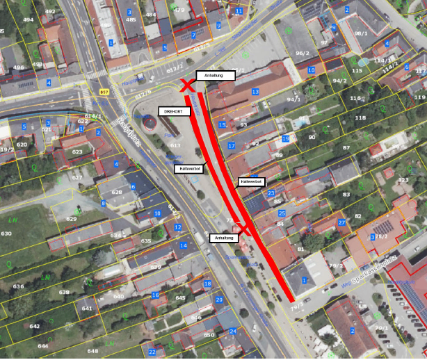 Bild enthält, Intersection, Road, Neighborhood, City, Street, Urban, Outdoors, Freeway