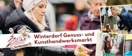 Eine Frau hält eine Karotte auf einem Markt, mit einem Schild, das 'Winterdorf Genuß- und Kunsthandwerksmarkt' sagt. Andere Leute sind im Hintergrund.