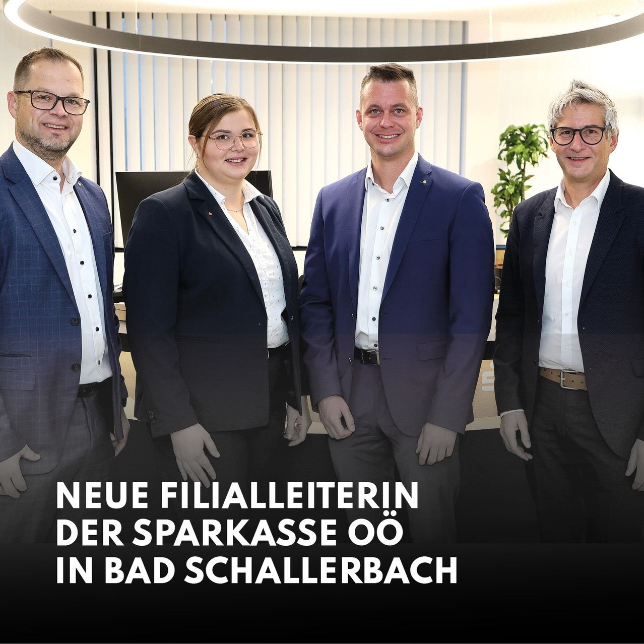 Bild enthält, Blazer, Coat, Jacket, People, Person, Formal Wear, Suit, Adult, Female, Woman