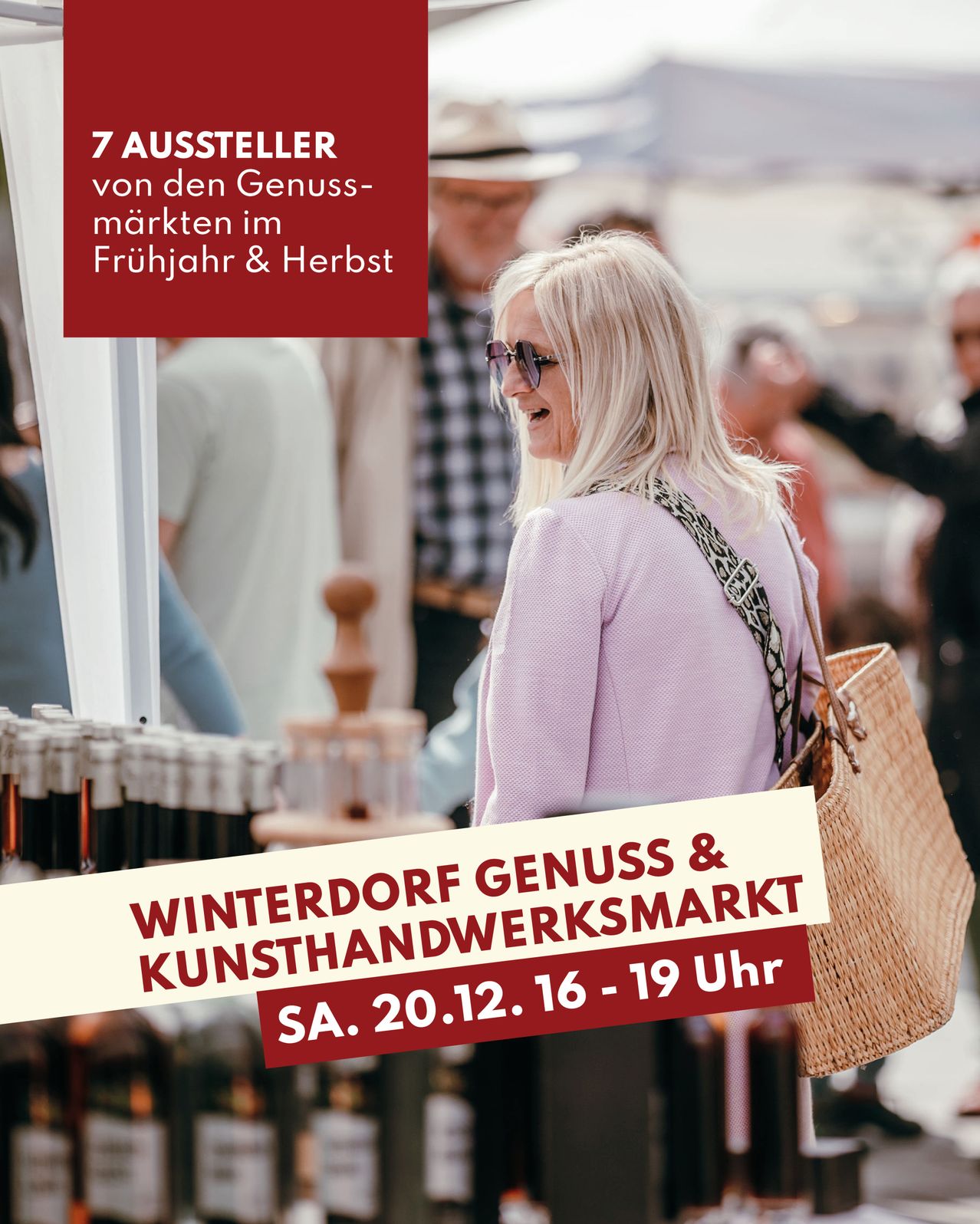 Eine Werbung für den Winterdorf Genuss & Kunsthandwerksmarkt zeigt eine lächelnde Frau, die Produkte betrachtet. Die Veranstaltung findet am Samstag, den 20. Dezember, von 16 bis 19 Uhr statt.