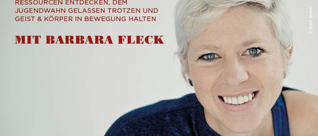 Ein lächelnder Frau, Barbara Fleck, ist auf einem Plakat für eine Vortragsreihe abgebildet. Die Reihe ist für Menschen ab 60 Jahren mit dem Titel 'Lebensfreude im Alter'. Die Termine und Zeiten sind aufgelistet als Mittwoche, 4., 25. März und 8. April 2026, Beginn um 18 Uhr.