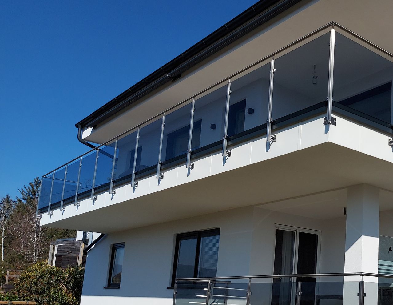 Bild enthält, Architecture, Balcony, Building, Handrail, Condo, Housing