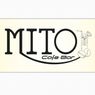 Mito Cafe Bar Logo mit stilisiertem Becher, Strohhalm, Zitrone und Kaffeebohnen auf beigem Hintergrund.