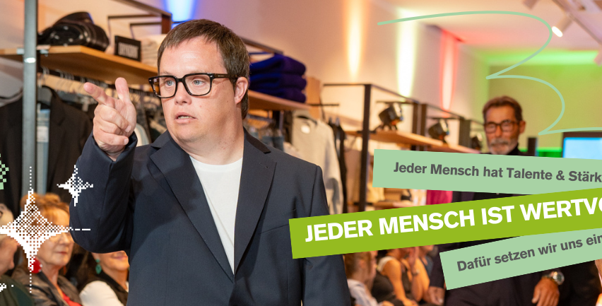 Bild enthält, People, Person, Adult, Female, Woman, Finger, Suit, Male, Man, Coat