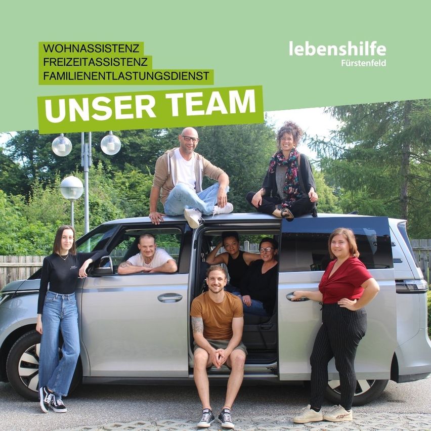 Bild enthält, Pants, Adult, Male, Man, Person, People, Female, Woman, Boy, Teen