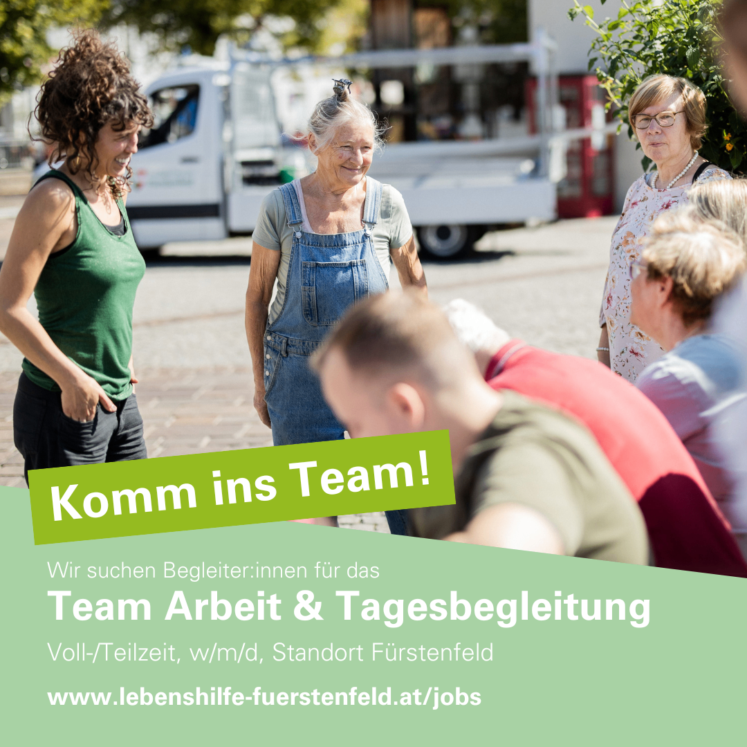 Eine Anzeige für Teamarbeit und Tagesbetreuung wird gezeigt. Es zeigt eine Gruppe von Frauen, die draußen stehen, mit einem LKW im Hintergrund. Es lädt Menschen ein, dem Team beizutreten.