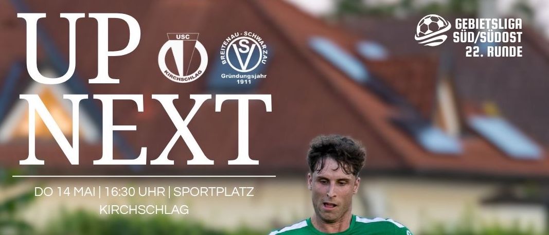 Ein Fußballspieler in einem grünen Trikot mit 'Jako' und 'Haltau' drauf, tritt einen Ball auf einem Feld. Das Bild hat einen Wasserzeichen mit 'Handy Shod' und 'H'.