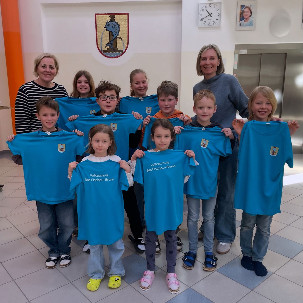 Bild enthält, Pants, People, Person, Adult, Female, Woman, T-Shirt, Shoe, Child, Girl