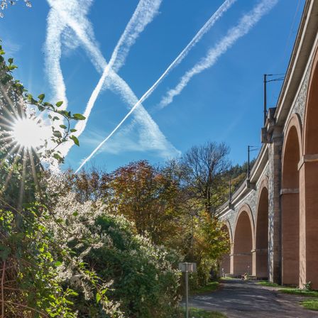 Bild enthält, Flare, Light, Architecture, Building, Bridge, Viaduct, City, Arch
