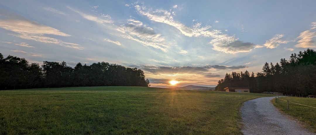 Bild enthält, Nature, Outdoors, Sky, Grass, Park, Horizon, Scenery, Landscape, Ground, Field